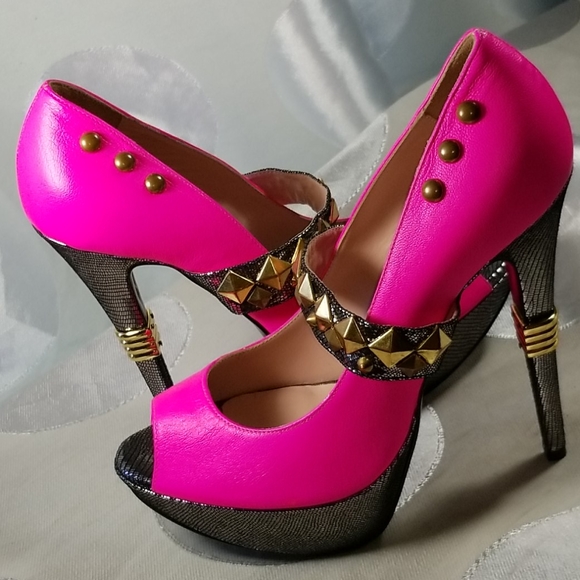Marie Lorenzo Neon Pink Brass Stud Heels NEW US 9 - Picture 6 of 11